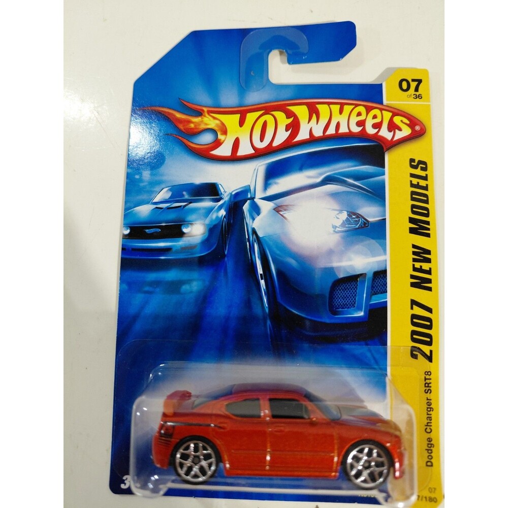 NIP Hot Wheels 2007 New Models 1:64 Die Cast Dodge Charger SRT8 Muscle Car